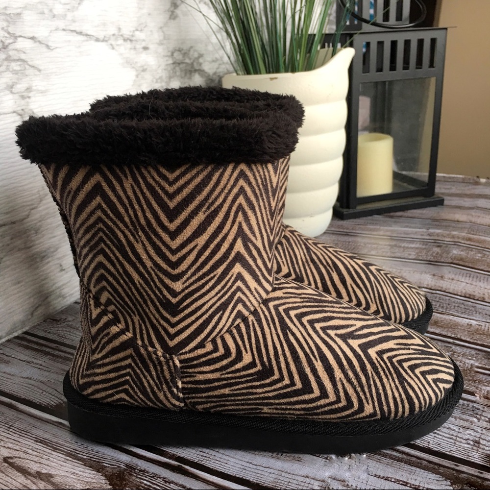 Vera Bradley Cozy Zebra Print Slipper Booties